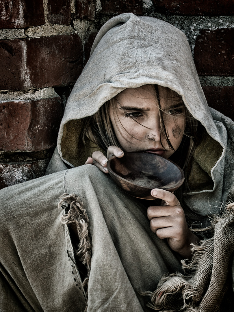 Beggar girl 005 (Leif Alveen, MNFFF/b 2023)