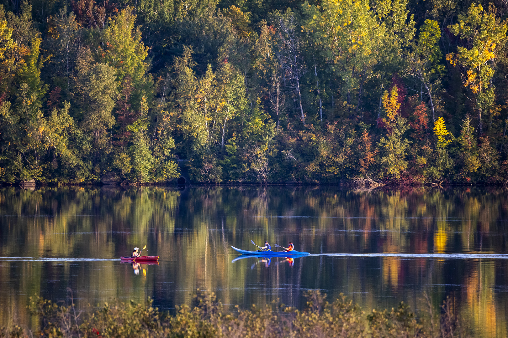 Canoeing in the upper reaches of Lac Boivin. Granby, Quebec, Canada (Asbjørn M Olsen, MNFFF/b 2023)
