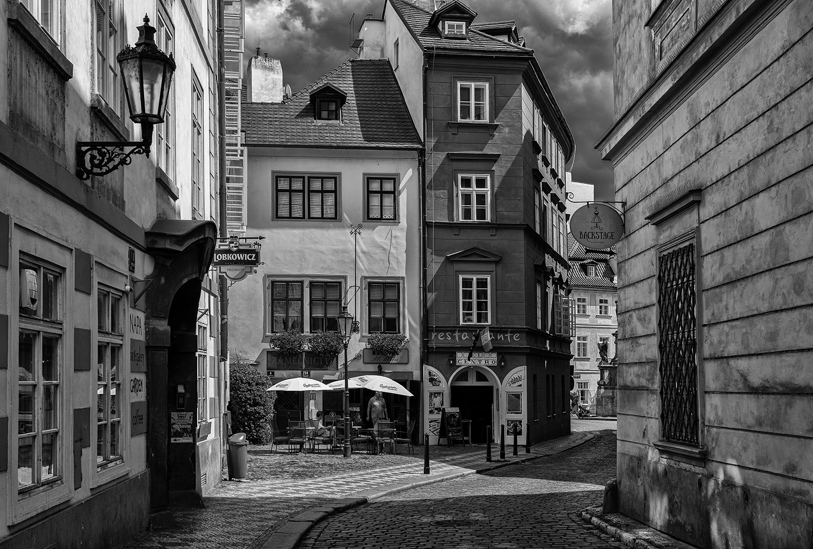 Prague Street (Aage Madsen, MNFFF/b 2023)
